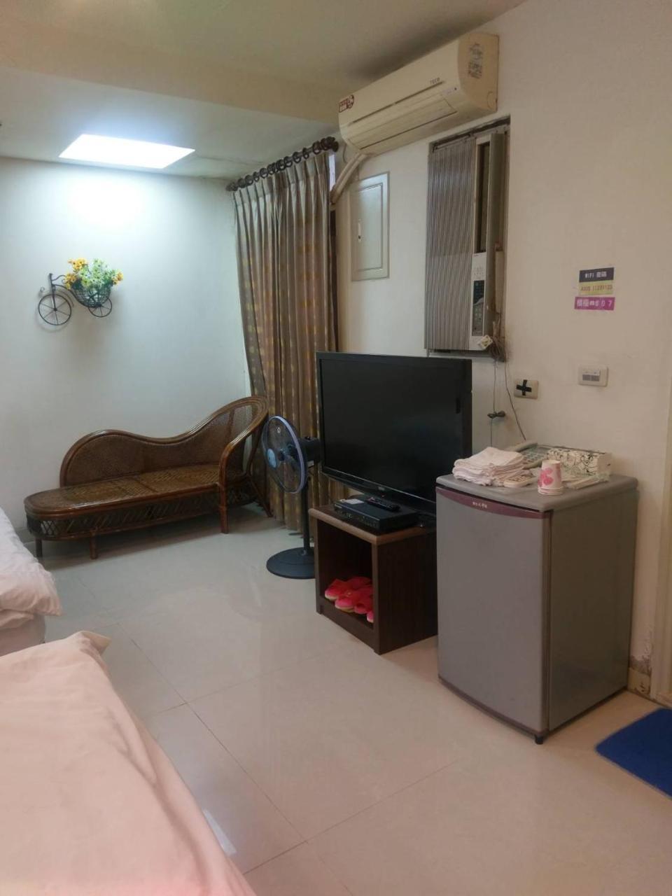 Hua Bin Hotel Yilan Eksteriør billede