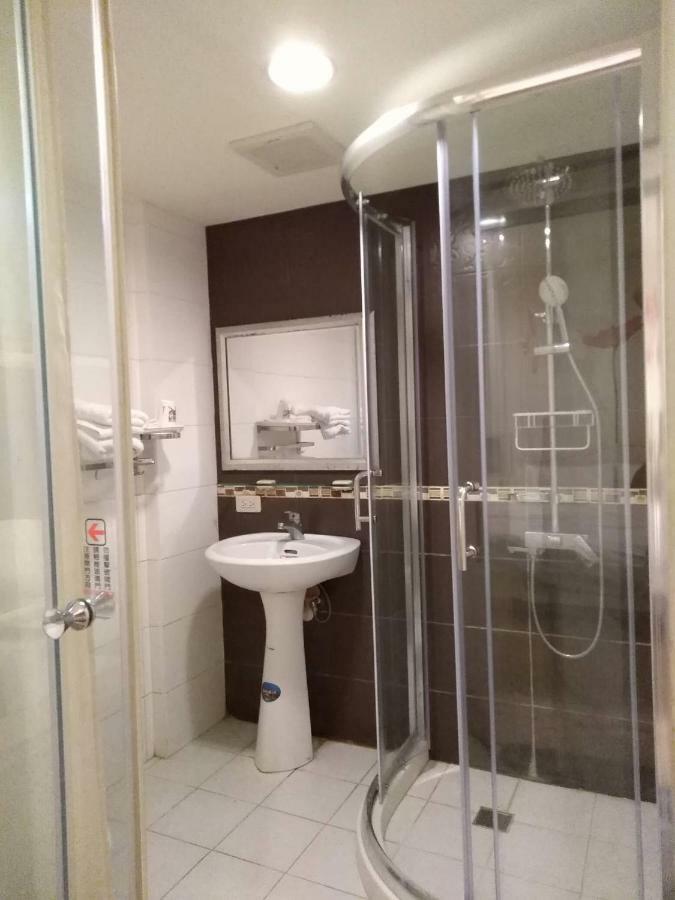 Hua Bin Hotel Yilan Eksteriør billede